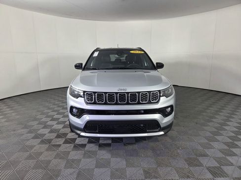 Certified 2025 Jeep Compass Limited AWD/4WD image 3