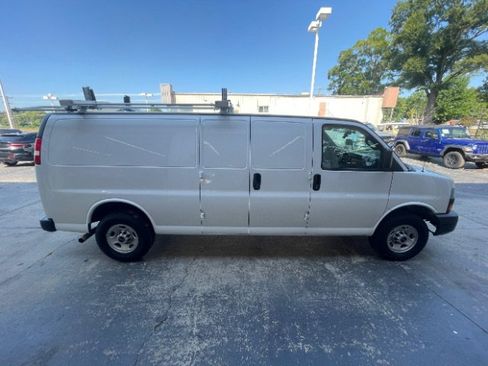 Used 2023 GMC Savana 2500 Extended w/ Driver Convenience Package RWD image 7