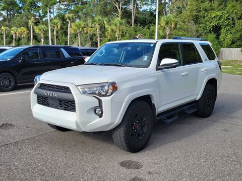 Used 2023 Toyota 4Runner SR5 Premium w/ Moonroof Package RWD image 3