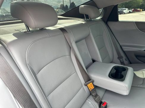 Certified 2017 Chevrolet Malibu LT w/ Leather Package FWD image 21