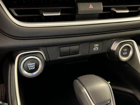 Used 2025 Toyota Grand Highlander FWD image 35