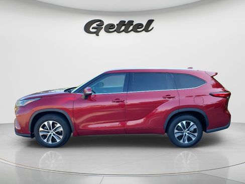 Used 2022 Toyota Highlander XLE FWD image 8