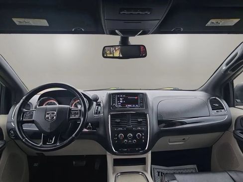 Used 2018 Dodge Grand Caravan SXT FWD image 20