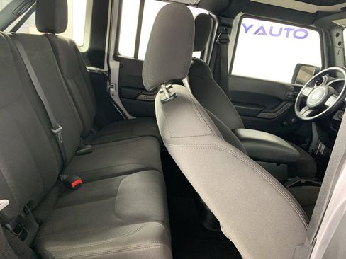 Used 2017 Jeep Wrangler Unlimited Sport w/ Connectivity Group image 35