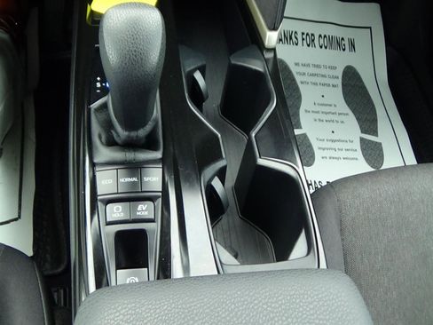 Used 2025 Toyota Camry LE image 29