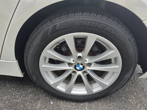 Used 2017 BMW 320i xDrive Sedan AWD/4WD image 40