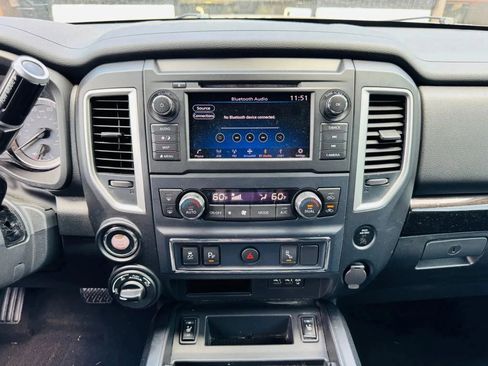 Used 2019 Nissan Titan SV w/ SV Convenience Package image 25