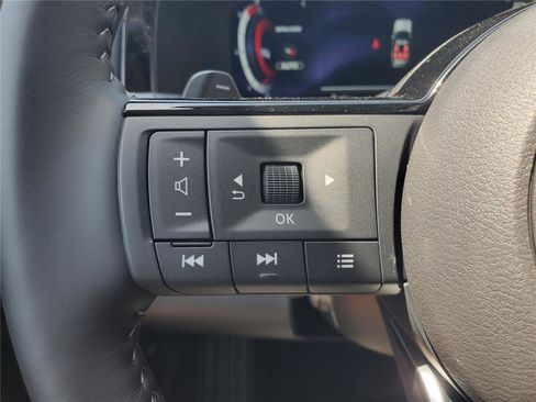 New 2025 Nissan Pathfinder Platinum image 13