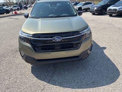 Used 2025 Subaru Forester Touring image 5