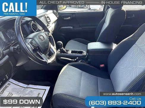 Used 2021 Toyota Tacoma TRD Off-Road w/ Technology Package AWD/4WD image 24