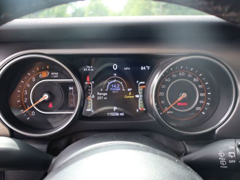 Used 2019 Jeep Wrangler Unlimited Sport S AWD/4WD image 17