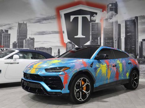 Used 2019 Lamborghini Urus image 2