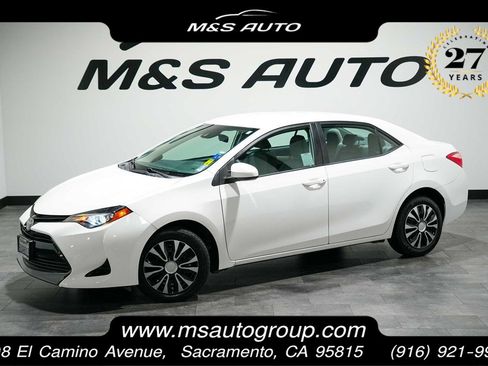 Used 2018 Toyota Corolla LE FWD image 1