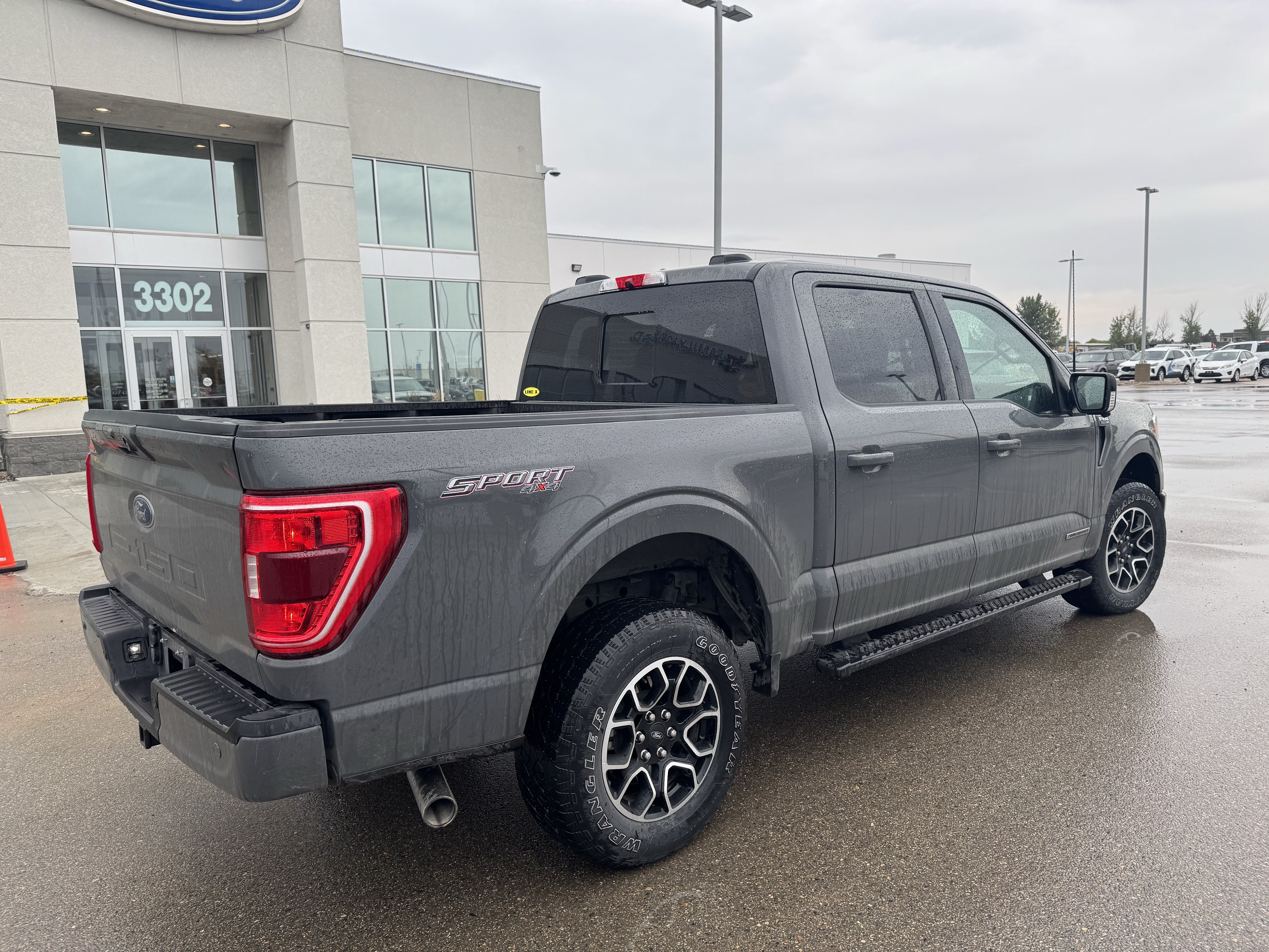 Used 2021 Ford F150 XLT w/ Equipment Group 302A High AWD/4WD image 5