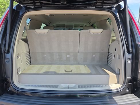 Used 2020 Cadillac Escalade 2WD image 14