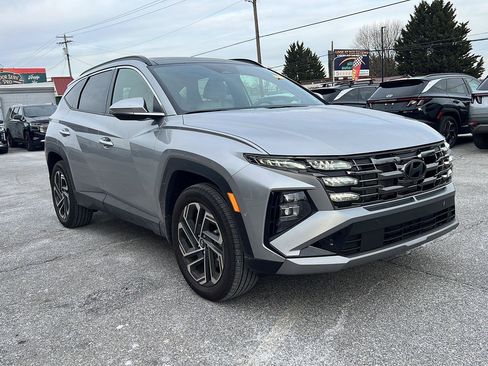 Used 2025 Hyundai Tucson Limited image 1