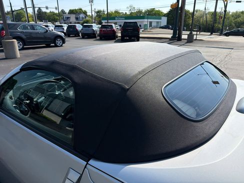 Used 2006 Nissan 350Z Grand Touring RWD image 38