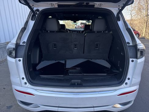 Used 2023 Buick Enclave Avenir w/ Avenir Technology Package image 15