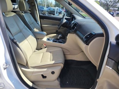 Used 2020 Jeep Grand Cherokee Overland image 20