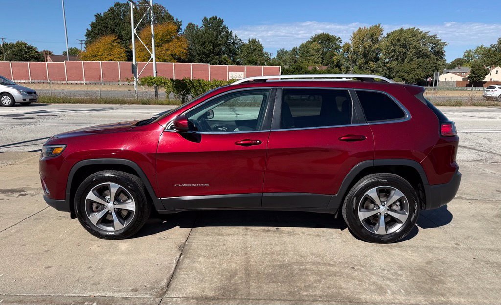 Used 2019 Jeep Cherokee Limited AWD/4WD image 11