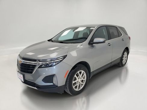 Used 2023 Chevrolet Equinox LT image 3