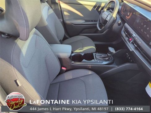 Certified 2025 Kia K4 LXS image 29