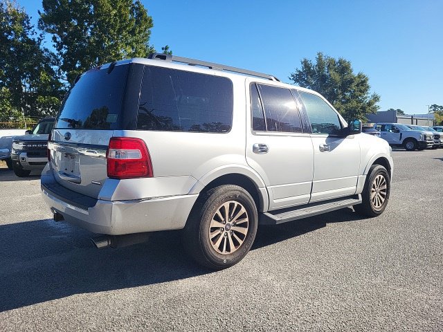 Used 2017 Ford Expedition 2WD image 2