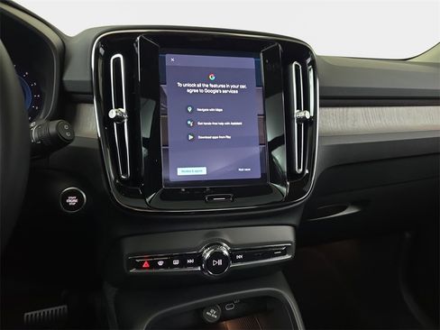 Used 2023 Volvo XC40 B5 Ultimate w/ Protection Package Premier image 23