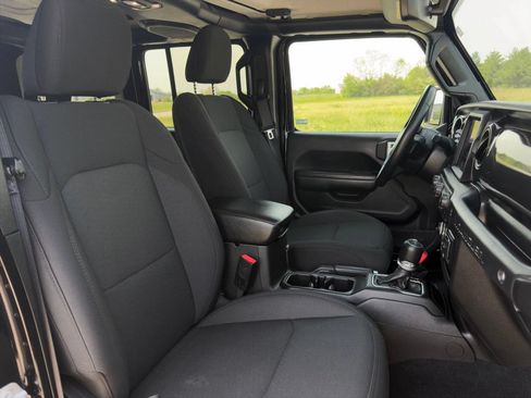 Used 2022 Jeep Wrangler Unlimited Sport AWD/4WD image 23