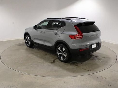 Used 2026 Volvo XC40 B5 Core w/ Climate Package AWD/4WD image 4