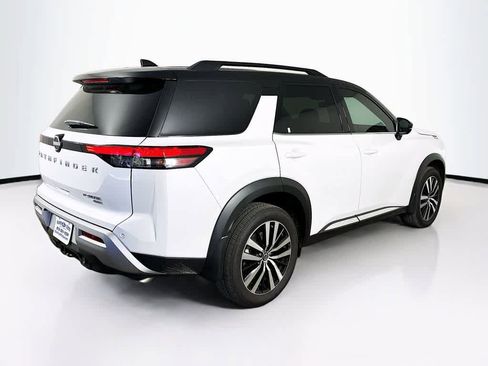 Used 2025 Nissan Pathfinder Platinum w/ Cargo Package image 24