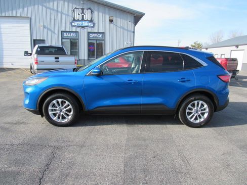 Used 2021 Ford Escape SE w/ Convenience Package image 2