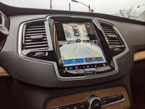 Certified 2024 Volvo XC90 T8 Plus w/ Protection Package Premier image 17