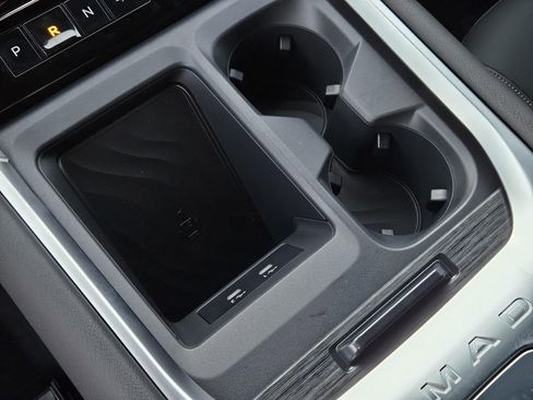 New 2026 Nissan Armada SL w/ Captain's Chari Seat Package image 21