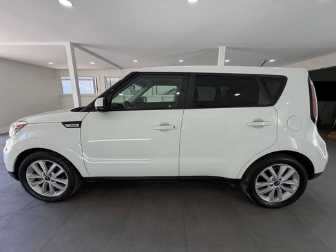 Used 2019 Kia Soul + FWD image 4