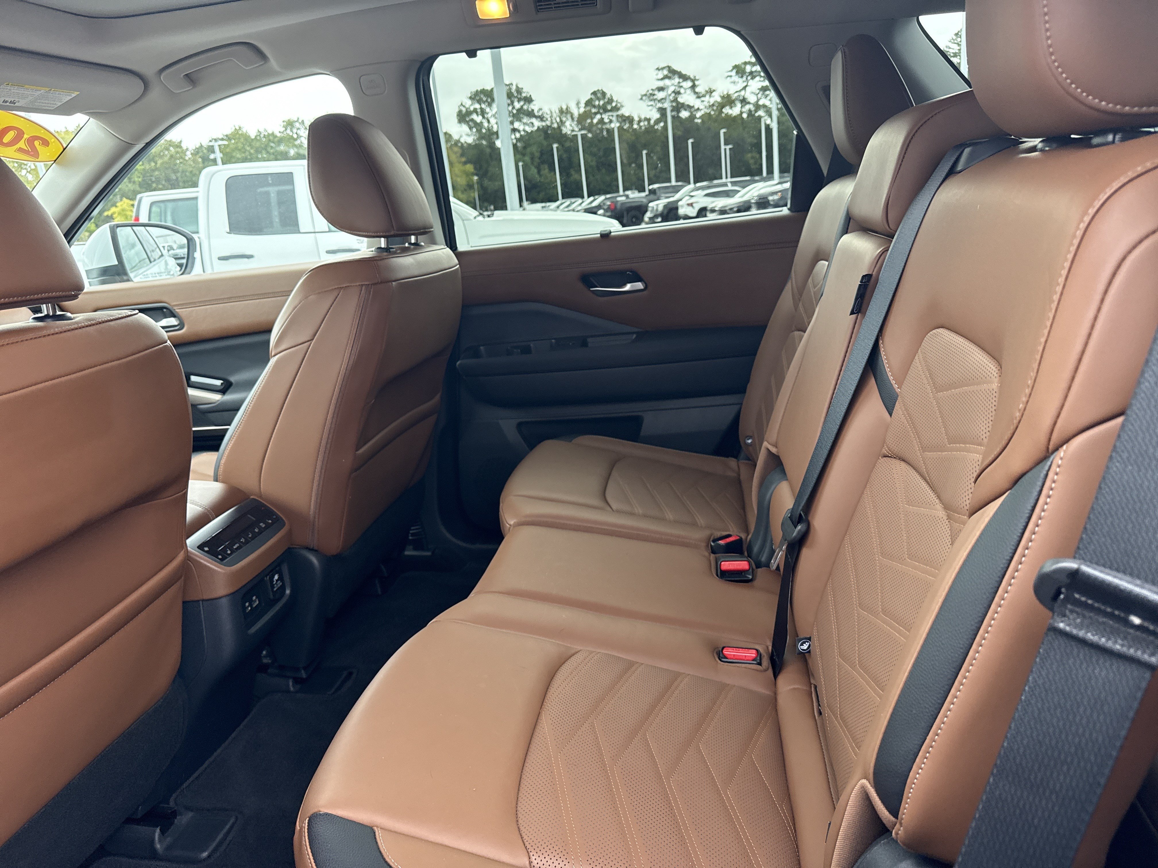Used 2025 Nissan Pathfinder Platinum w/ Cargo Package FWD image 31