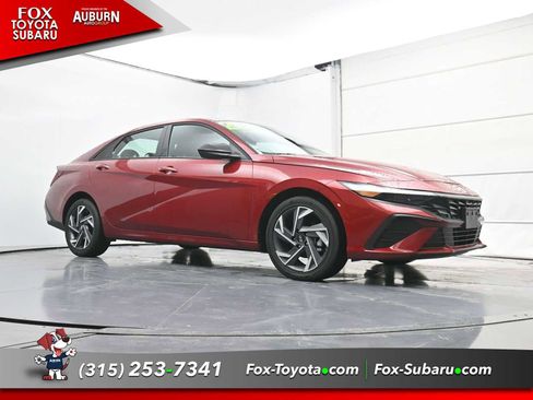 Used 2025 Hyundai Elantra SEL image 20