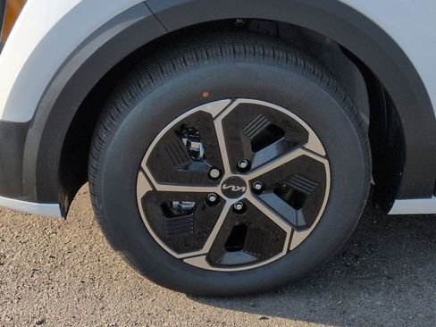 New 2026 Kia Niro EX FWD image 34
