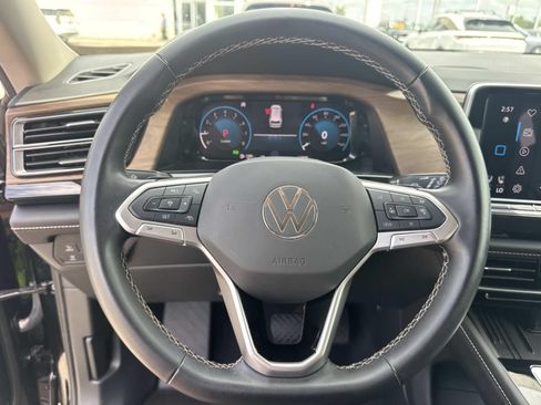 Used 2025 Volkswagen Atlas SE FWD image 22