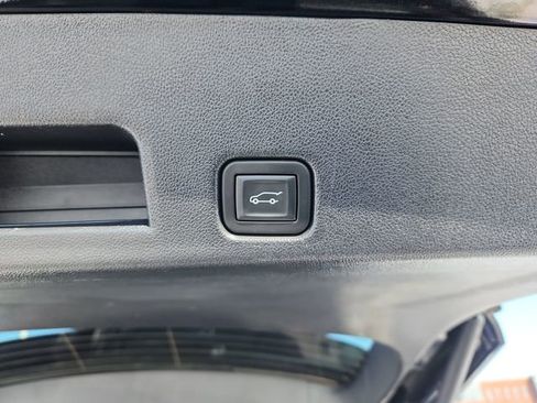 Used 2025 Buick Enclave Sport Touring image 31