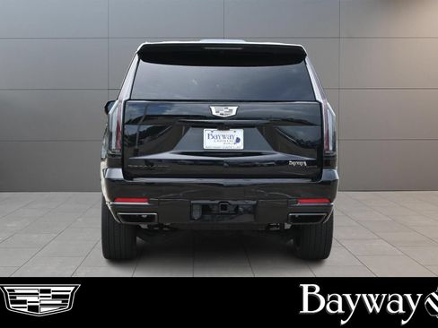 Certified 2026 Cadillac Escalade ESV Platinum Sport w/ LPO, ONYX Package AWD/4WD image 6
