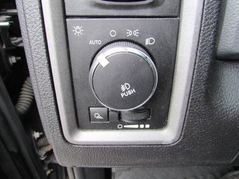Used 2014 RAM 1500 Express w/ Black Ram 1500 Express Group AWD/4WD image 17