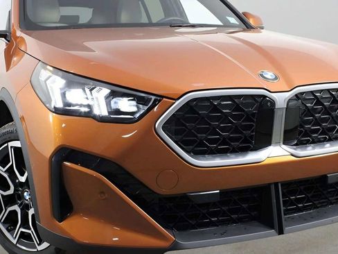 Used 2025 BMW X2 xDrive28i AWD/4WD image 41