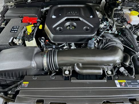 Used 2024 Jeep Wrangler Sport S image 30