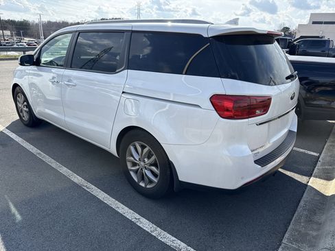 Used 2021 Kia Sedona EX image 7