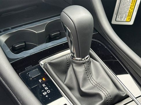 New 2025 MAZDA MAZDA3 Hatchback w/Premium Plus Pkg image 19