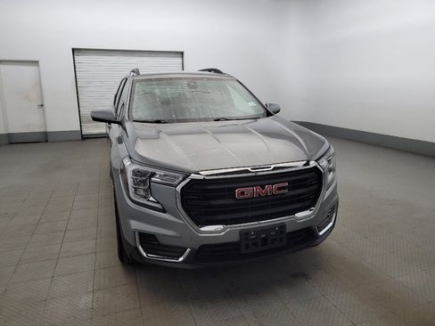 Used 2023 GMC Terrain SLE w/ Driver Convenience Package image 14