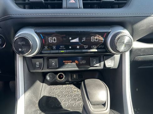 Used 2022 Toyota RAV4 XLE w/ Convenience Package AWD/4WD image 23