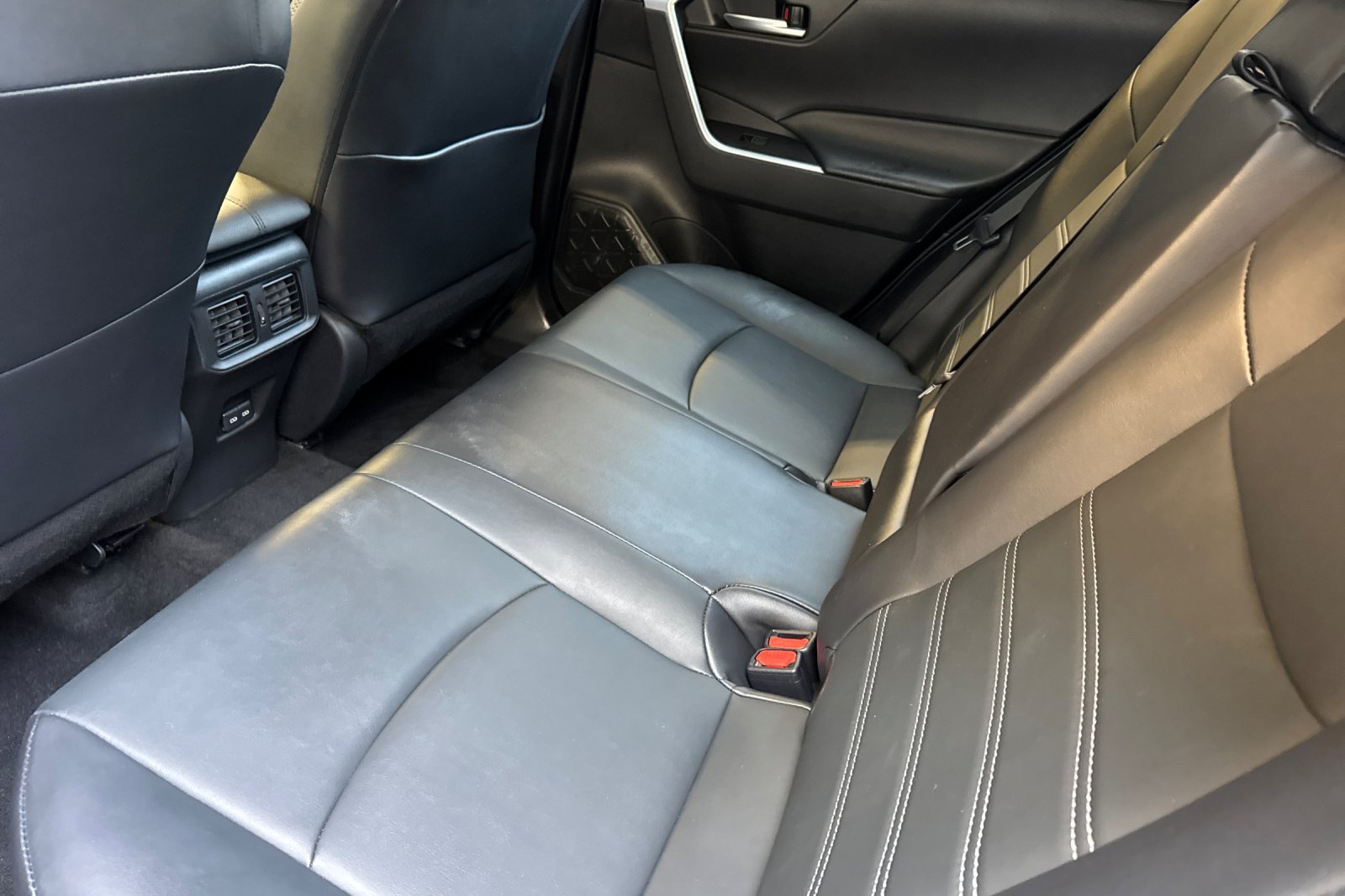 Used 2023 Toyota RAV4 XLE Premium FWD image 16