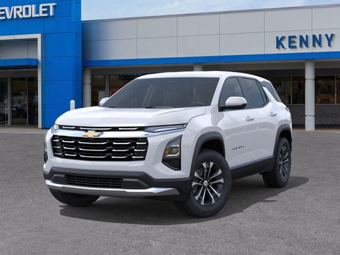 New 2027 Chevrolet Equinox LT FWD image 6